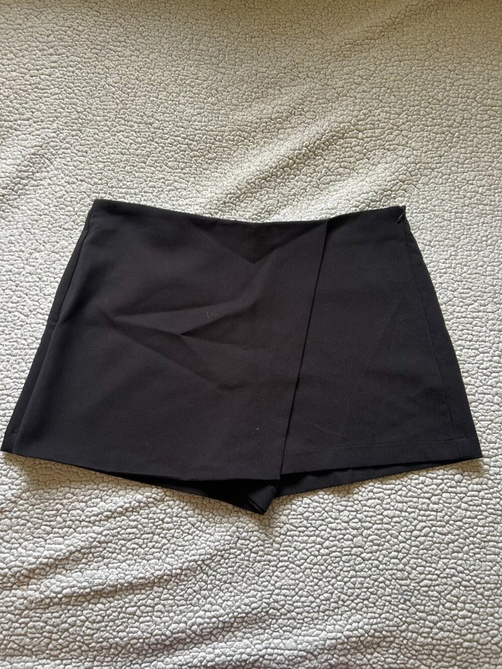 (NWT) Francesca's -- black mini skort (skirt in front, shorts in back)